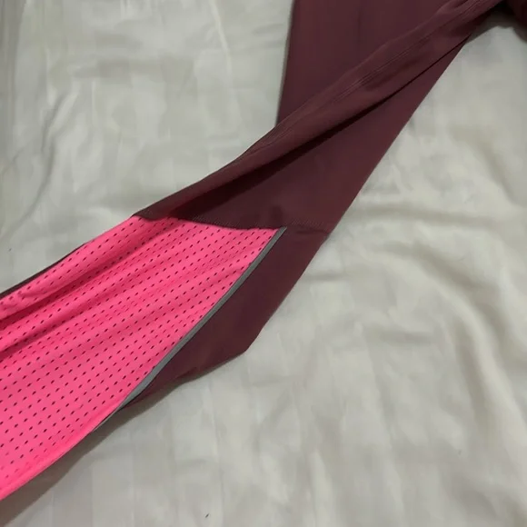 Dark pink and neon Fabletics leggings - Picture 12 of 13